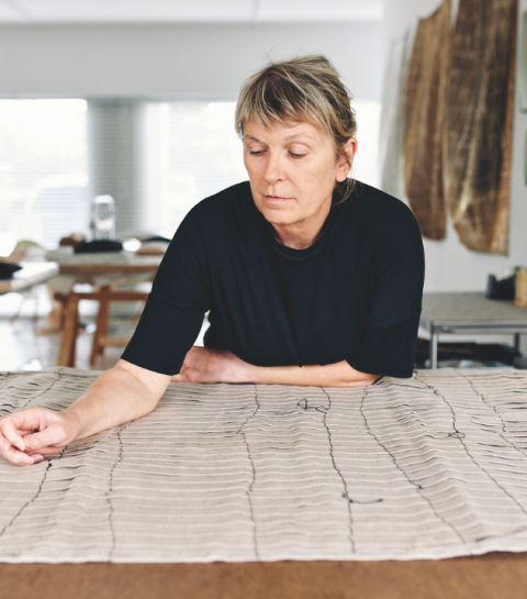 L&rsquo;artiste belge Edith Dekyndt s&rsquo;expose à la Bourse de Commerce à Paris