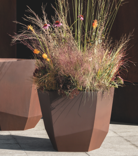 L&rsquo;artiste Fabian von Spreckelsen conçoit une collection de pots d&rsquo;extérieur pour Domani