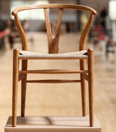 Tijdloos meesterwerk: de Wishbone Chair van Carl Hansen & Søn