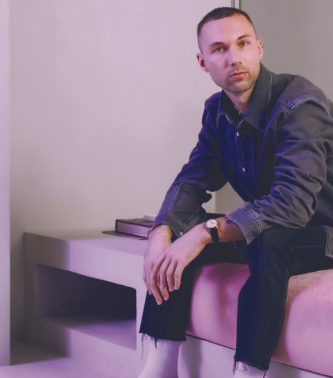 Een ontmoeting met digitaal kunstenaar Andrés Reisinger, de man achter de virale Hortensia Chair