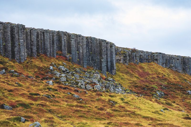 De dolerietkliffen in Gerðuberg.