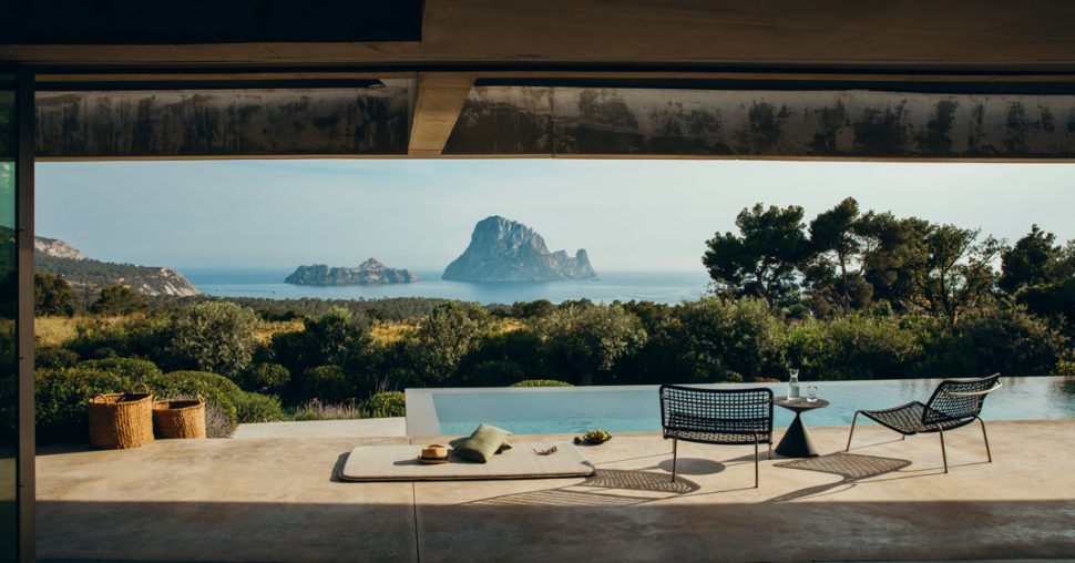 Bruno Erpicum ontwerpt een spectaculaire villa op Ibiza, waar beton en landschap samenkomen